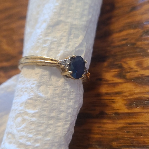 Dainty sapphire with diamond chips on side gold band...new $$ - Picture 6 of 7